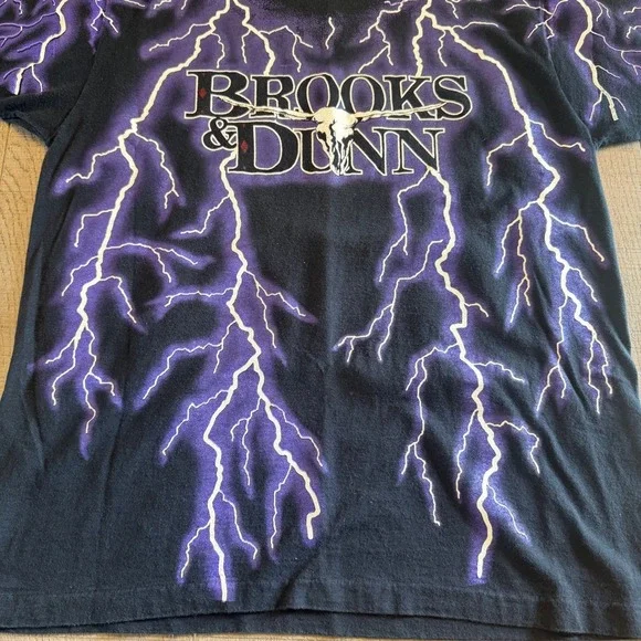 Brooks & Dunn Electric Rodeo Vintage T-Shirt Mens Large Lightning All Over Print